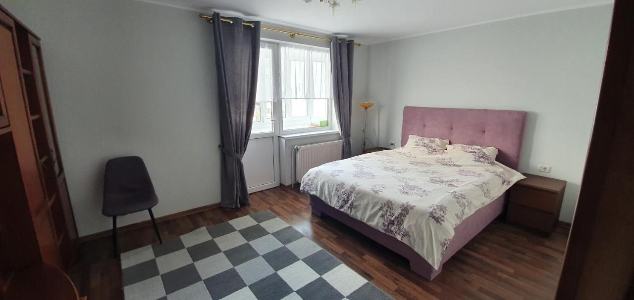 Yla Apartments Piatra Neamt Exterior photo