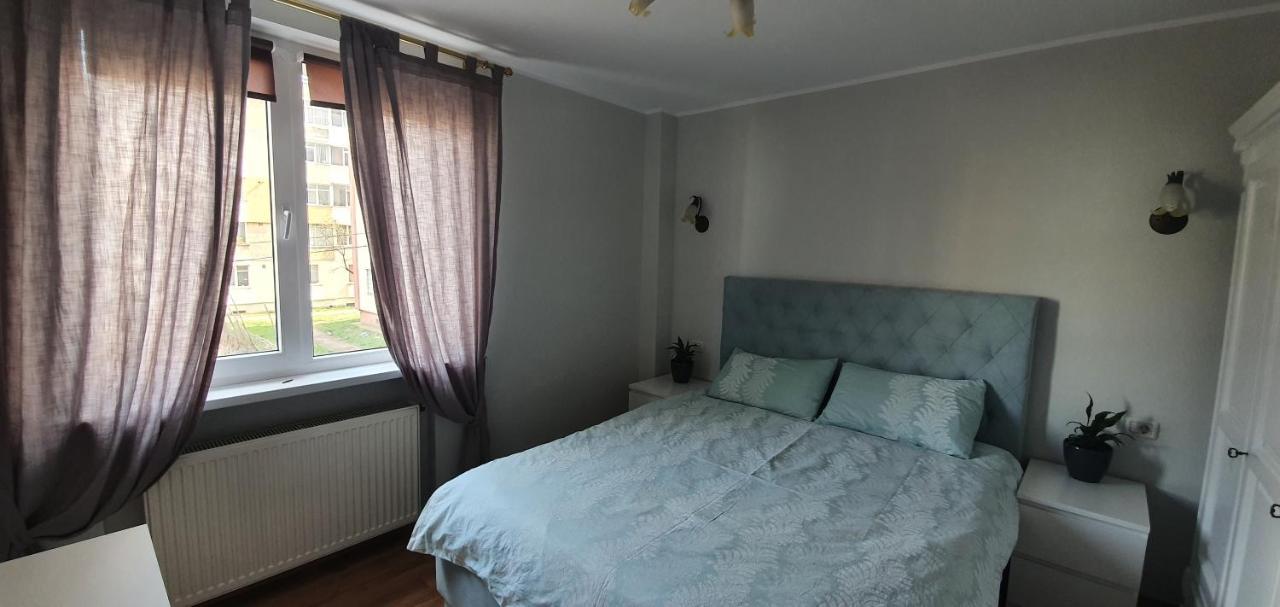 Yla Apartments Piatra Neamt Exterior photo