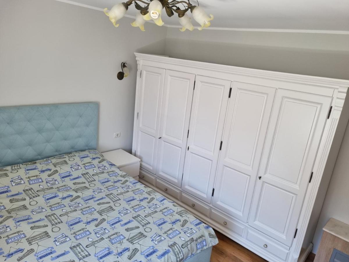 Yla Apartments Piatra Neamt Exterior photo