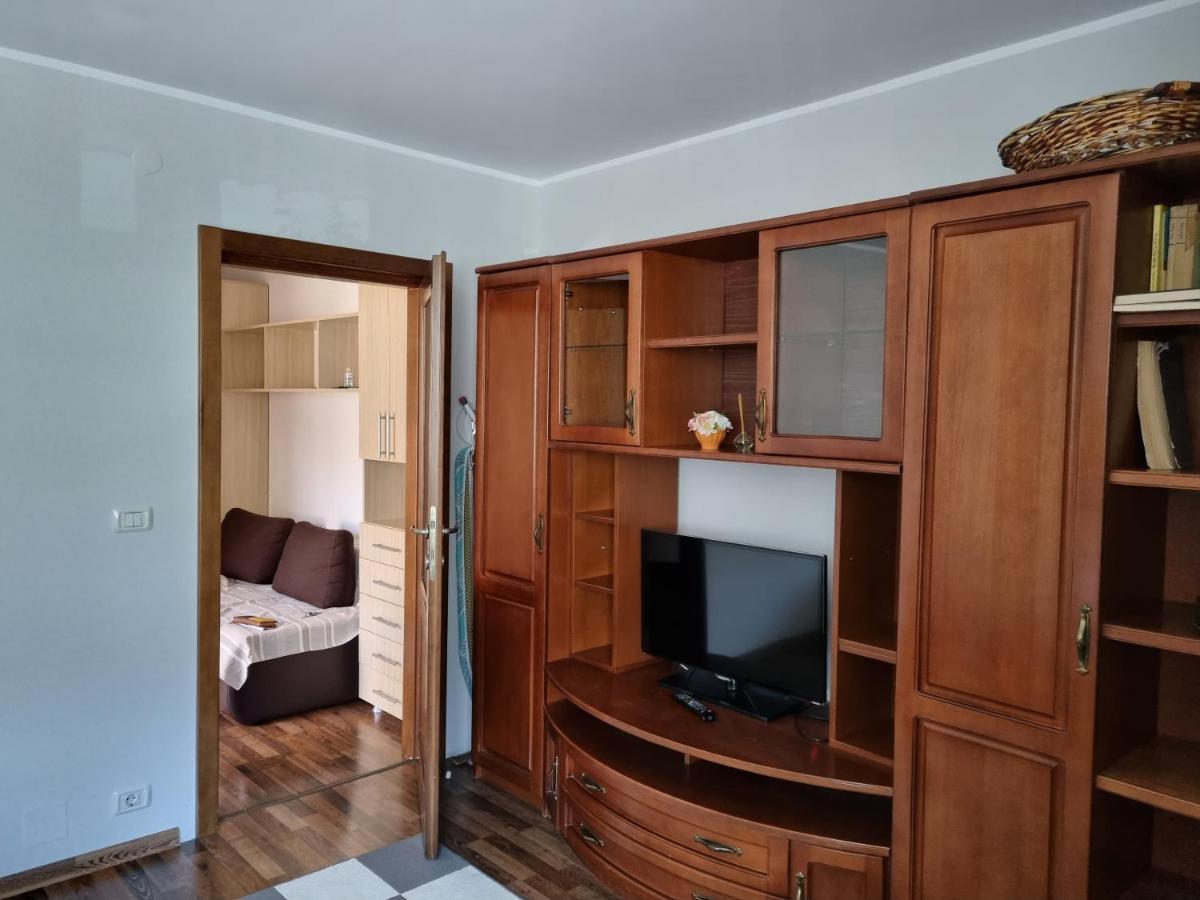 Yla Apartments Piatra Neamt Exterior photo