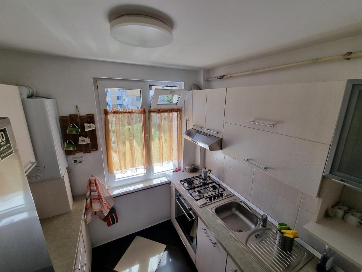 Yla Apartments Piatra Neamt Exterior photo